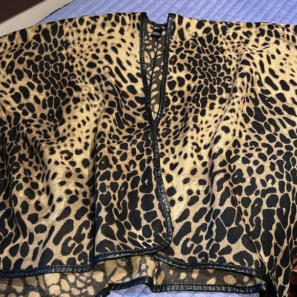 Wrap - Picture 2 of 7